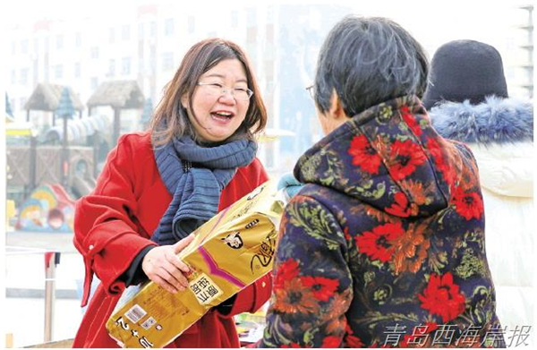 “最美新區(qū)人”候選人：隱珠街道石橋管區(qū)黨委副書記、主任，雙珠路社區(qū)黨委書記 張英