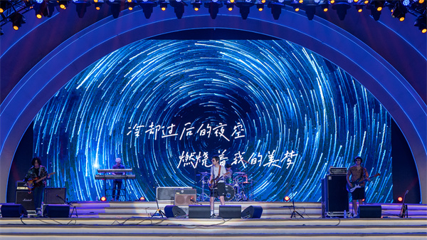 知名樂隊盤尼西林、紙雀牌演出在啤酒城，免費觀看！